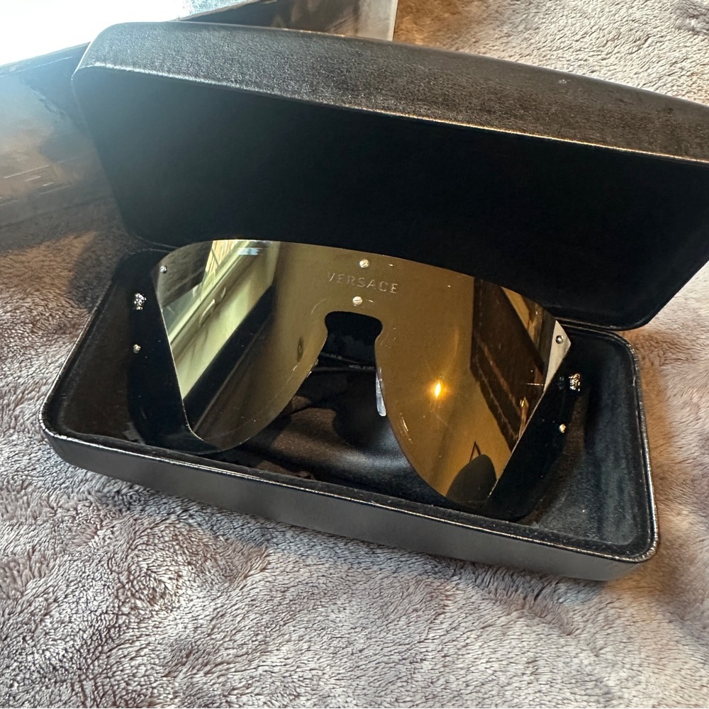 Pristine Versace Aviators Sunglasses Polarized Sh… - image 7